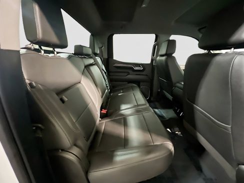 Used 2022 GMC Sierra 1500 SLT AWD/4WD image 18