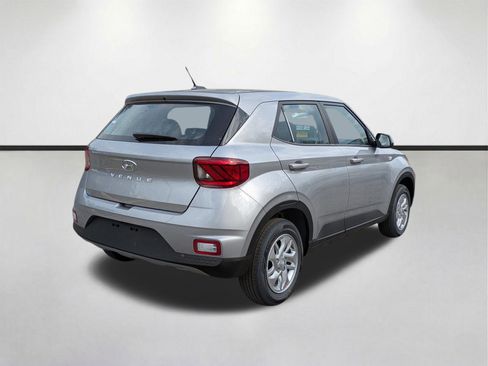 New 2026 Hyundai Venue SE FWD image 5