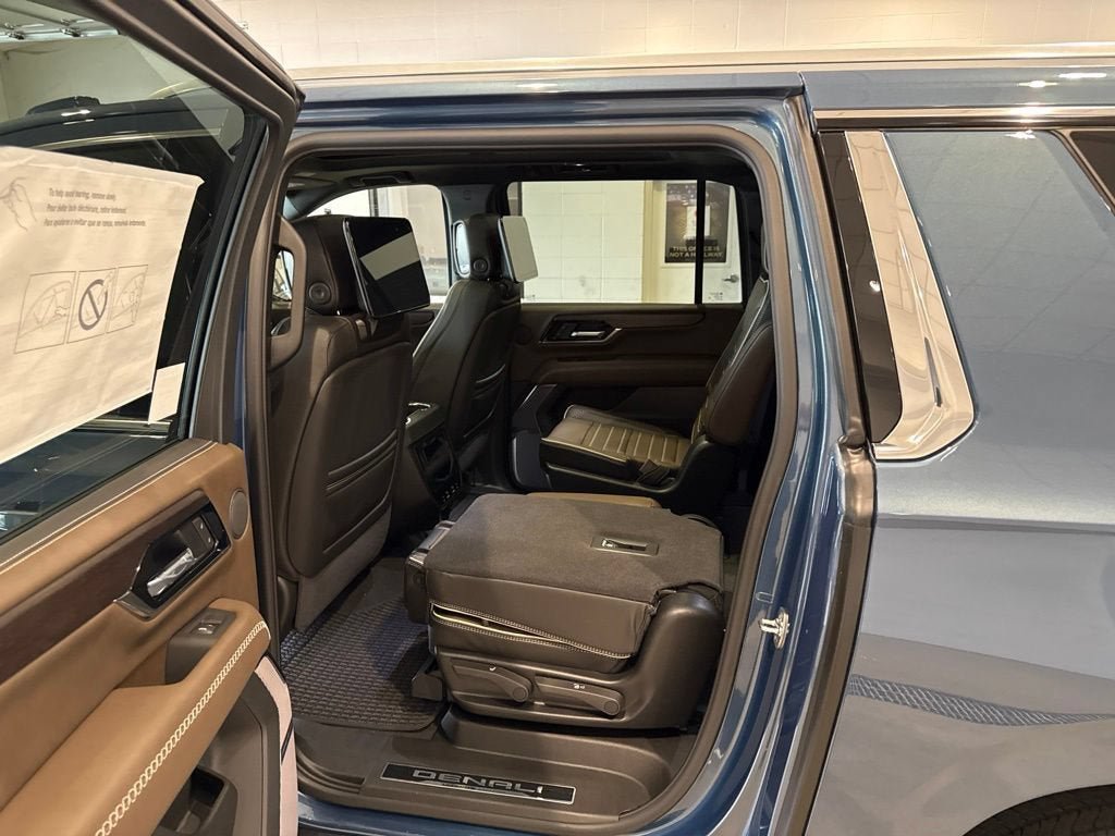 New 2026 GMC Yukon XL Denali Ultimate AWD/4WD image 23