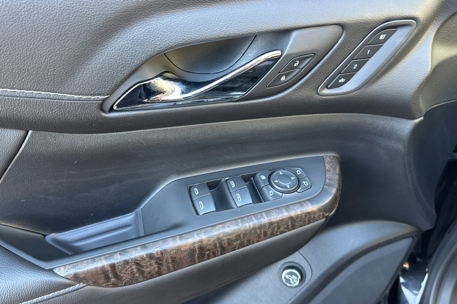 Used 2023 GMC Acadia Denali FWD image 10