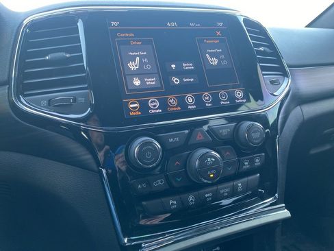 Certified 2020 Jeep Grand Cherokee Altitude image 11