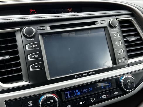 Used 2017 Toyota Highlander XLE FWD image 20