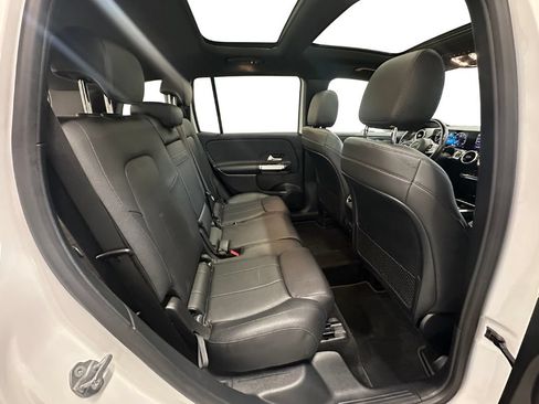 Used 2020 Mercedes-Benz GLB 250 4MATIC image 16