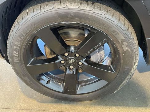 Used 2022 Land Rover Defender 110 X-Dynamic HSE AWD/4WD image 12