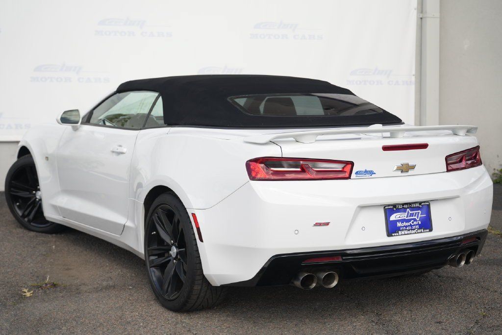 Used 2018 Chevrolet Camaro SS RWD image 5