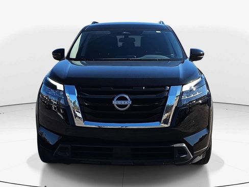 Used 2024 Nissan Pathfinder SV image 11