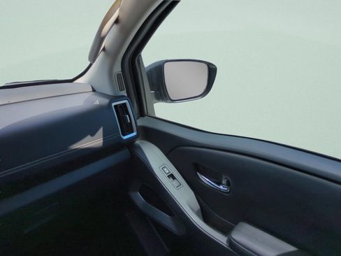 Certified 2025 Nissan Frontier SV RWD image 13