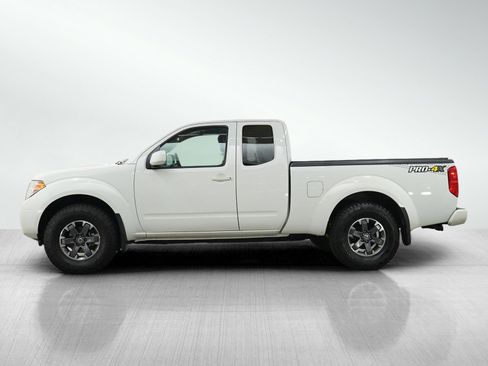 Used 2017 Nissan Frontier PRO-4X AWD/4WD image 2