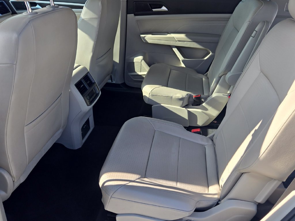 Used 2022 Volkswagen Atlas SE w/ Black Wheel Package FWD image 12