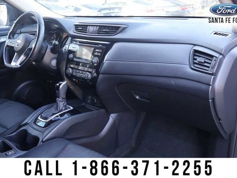 Used 2017 Nissan Rogue SV image 22
