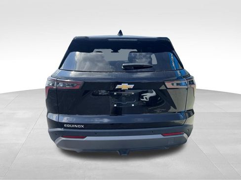 Used 2026 Chevrolet Equinox LT FWD image 9