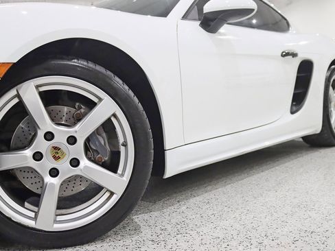 Used 2017 Porsche 718 Cayman image 4