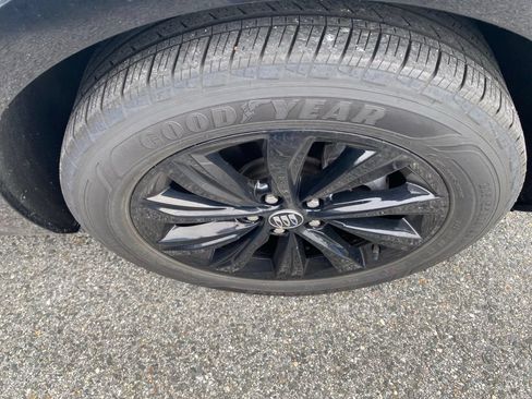 Used 2024 Buick Envista Sport Touring w/ Convenience I Package FWD image 17