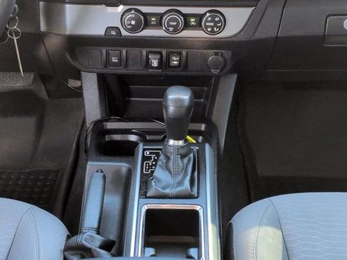 Used 2019 Toyota Tacoma SR5 RWD image 18