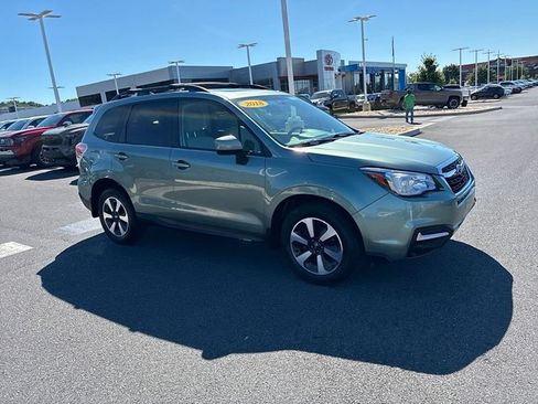 Used 2018 Subaru Forester 2.5i Premium AWD/4WD image 4