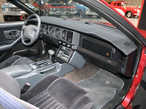 Used 1990 Pontiac Firebird Trans Am RWD image 49