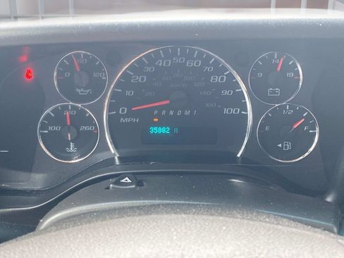 Used 2023 Chevrolet Express 2500 w/ Driver Convenience Package image 26