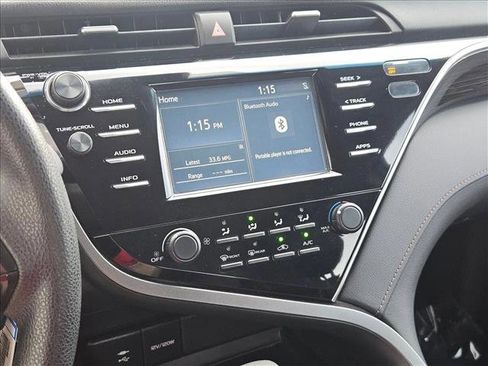 Used 2018 Toyota Camry LE image 14