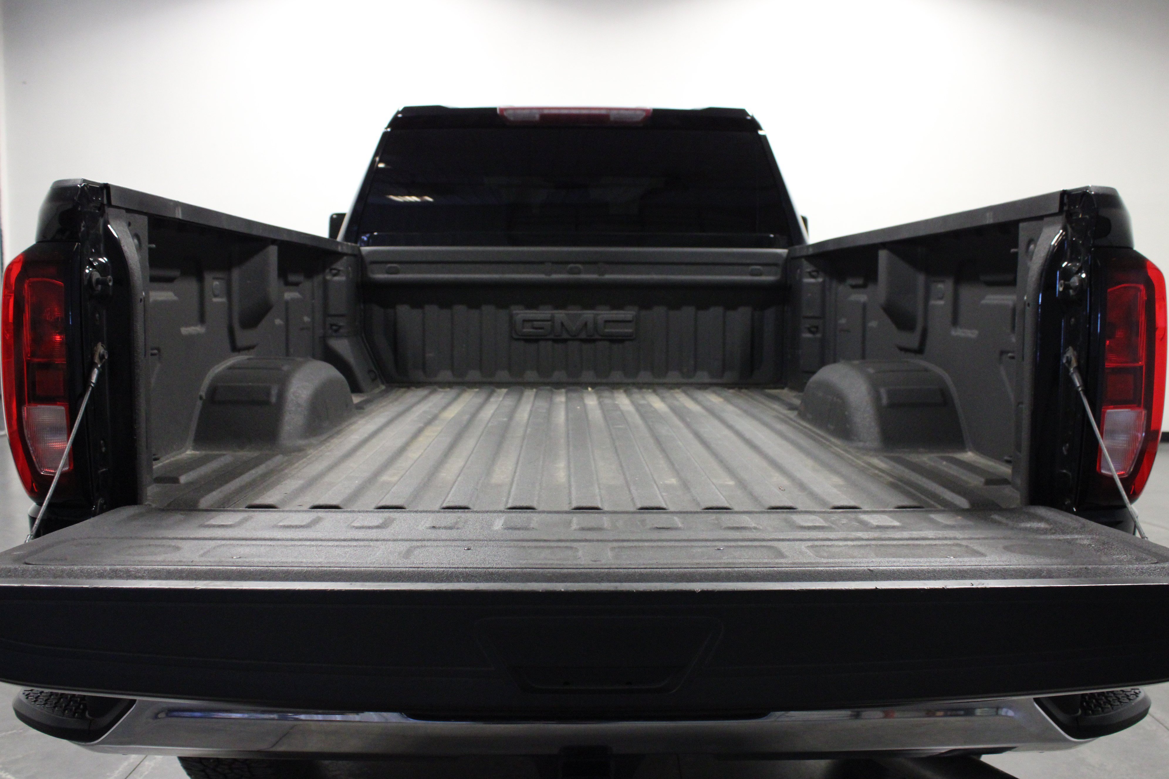 Used 2024 GMC Sierra 2500 SLE AWD/4WD image 13
