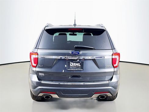 Used 2018 Ford Explorer XLT w/ Equipment Group 202A AWD/4WD image 12