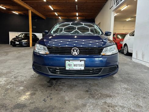 Used 2012 Volkswagen Jetta TDI FWD image 3