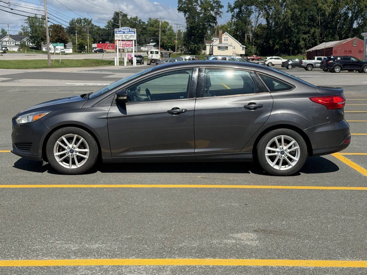 Used 2015 Ford Focus SE FWD image 8