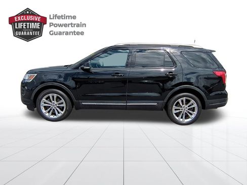 Used 2018 Ford Explorer XLT w/ Equipment Group 202A image 6