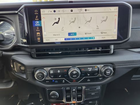 Used 2024 Jeep Wrangler Unlimited Rubicon 4xe w/ Convenience Group image 23