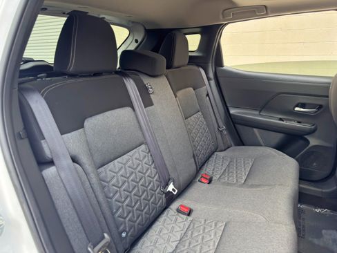 Used 2025 Nissan Kicks SV w/ SV Premium Package FWD image 32