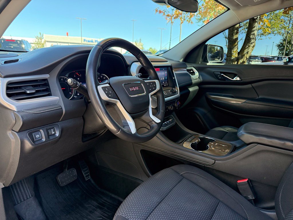 Used 2020 GMC Acadia SLE w/ LPO, Floor Liner Package FWD image 9