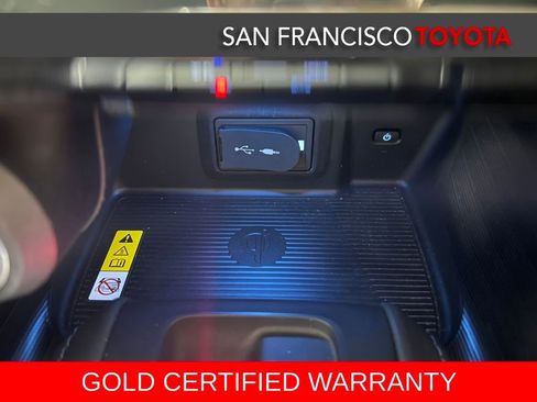 Certified 2021 Toyota Venza XLE image 26