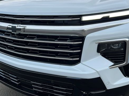 New 2026 Chevrolet Traverse High Country w/ LPO, Floor Liner Package image 9