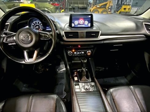 Used 2018 MAZDA MAZDA3 Touring image 15