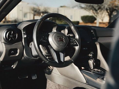 Used 2019 Nissan GT-R Premium w/ Premium Interior Package image 42