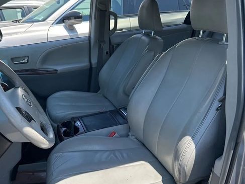 Used 2013 Toyota Sienna XLE w/ Entertainment Pkg AWD/4WD image 20