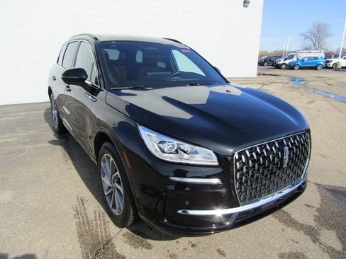 Used 2025 Lincoln Corsair Grand Touring w/ Equipment Group 301A AWD/4WD image 12