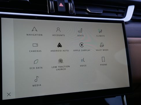 Used 2021 Jaguar XF SE image 33