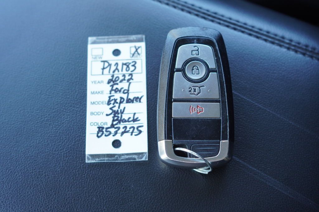 Used 2022 Ford Explorer XLT AWD/4WD image 33