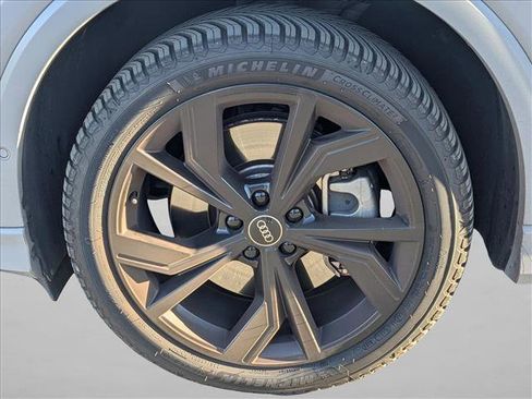 Used 2022 Audi Q4 e-tron Premium Plus image 10