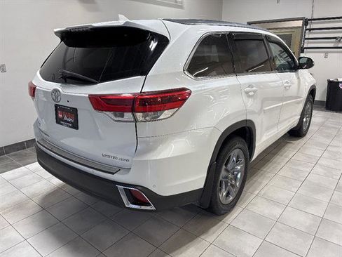 Used 2019 Toyota Highlander Limited Platinum w/ Protection Package #3 image 4