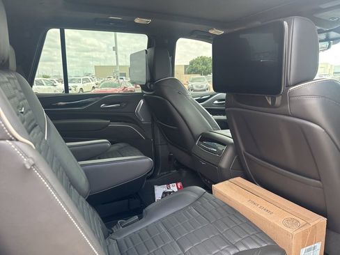 Used 2024 Cadillac Escalade V w/ Heavy-Duty Trailer Package AWD/4WD image 9
