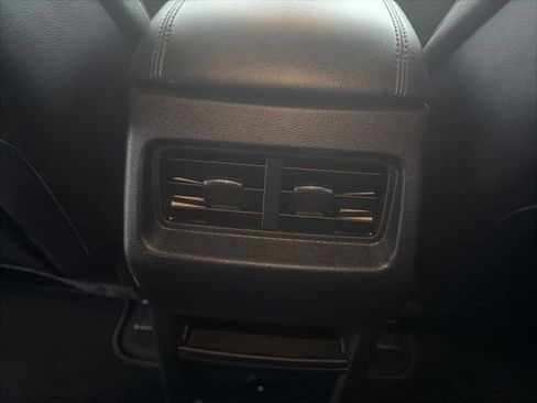 Used 2024 Ford Edge SEL image 17