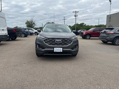 Used 2022 Ford Edge Titanium AWD/4WD image 2
