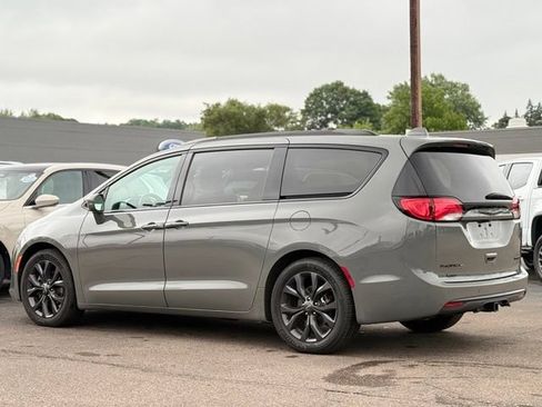 Used 2020 Chrysler Pacifica Limited FWD image 45