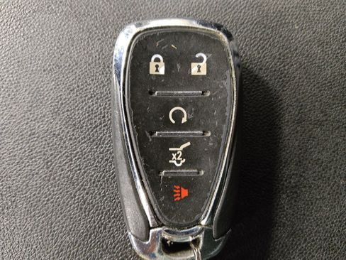 Used 2018 Chevrolet Equinox LT w/ Sun & Infotainment Package image 32