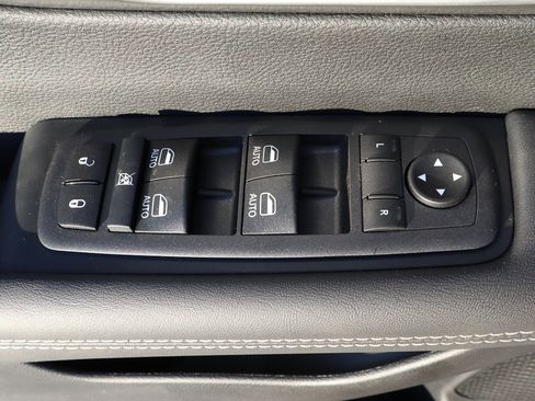 New 2026 Chrysler Pacifica Select image 10