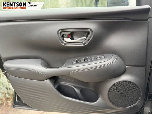 Used 2025 Honda HR-V LX image 23