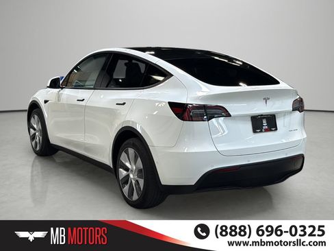 Used 2022 Tesla Model Y Long Range AWD/4WD image 3