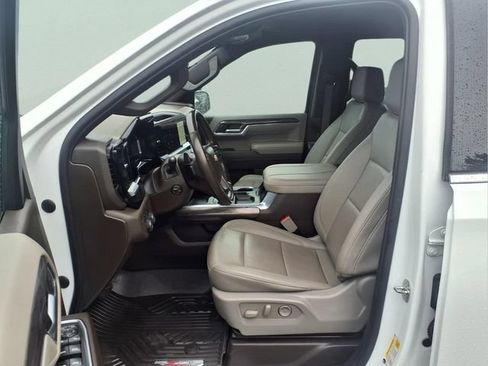 Used 2023 Chevrolet Silverado 1500 LTZ AWD/4WD image 19