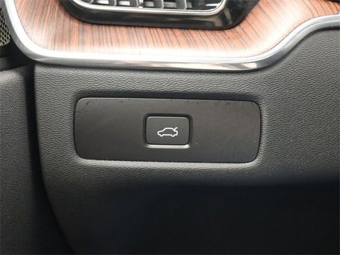 Used 2023 Volvo XC60 B5 Ultimate w/ Climate Package image 29